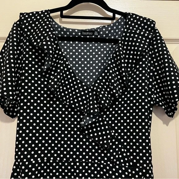 Boohoo Dress - Picture 3 of 9